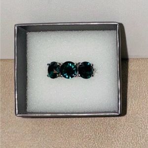 Trilogy Ring w/Swarovski EmeraldCrystals in Platinum Bond 
Size: 7